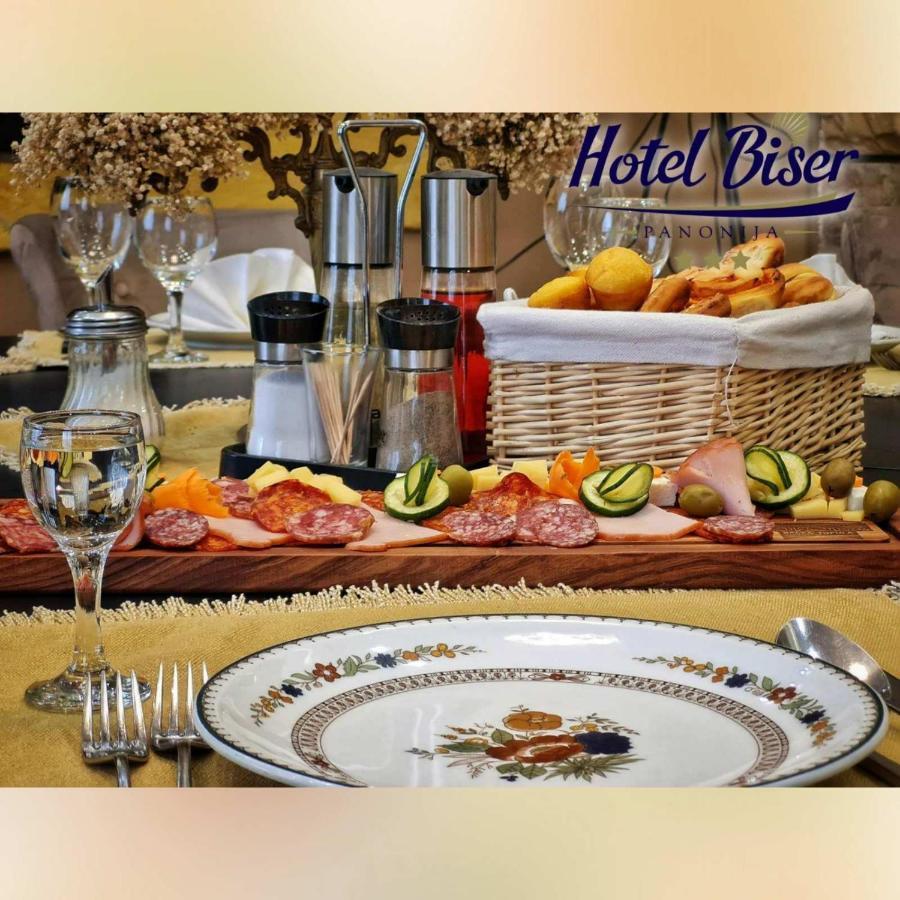 Hotel Biser Panonija Duboka Ngoại thất bức ảnh